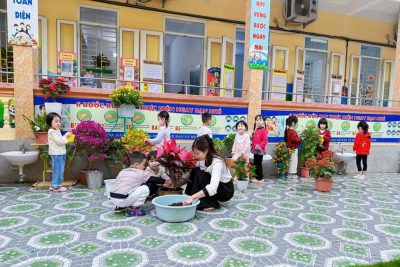 Trường Mầm non Nghĩa Trung chung tay bảo vệ môi trường, ứng phó với biến đổi khí hậu