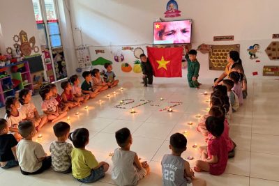 Thắp nến tri ân – giáo dục truyền thống “ Uống nước nhớ nguồn” nhân kỷ niệm ngày thương binh – liệt sĩ 27/7 tại Trường mầm non Nghĩa Trung