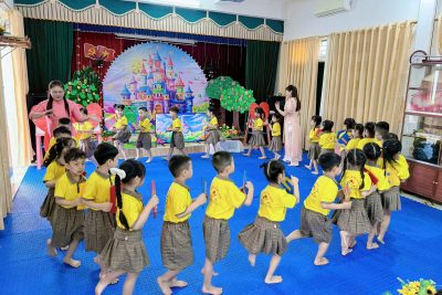 Bài giảng điện tử: Làm quen chữ cái p,q
