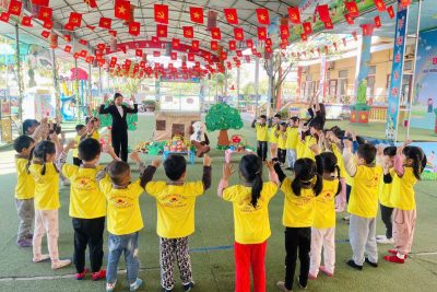 Hoạt động giáo dục cảm xúc  ” Chờ đến lượt, hợp tác vui chơi cùng bạn”
