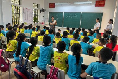 “Bước chân nhỏ – Hành trình lớn” Buổi trải nghiệm tại chùa Liêu Hải và Trường tiểu học Nghĩa Trung của các bé 5 tuổi trường mầm non Nghĩa Trung xã Nghĩa Hưng