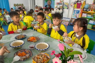 Bữa ăn đủ chất – Khởi đầu cho sự phát triển toàn diện của trẻ mầm non